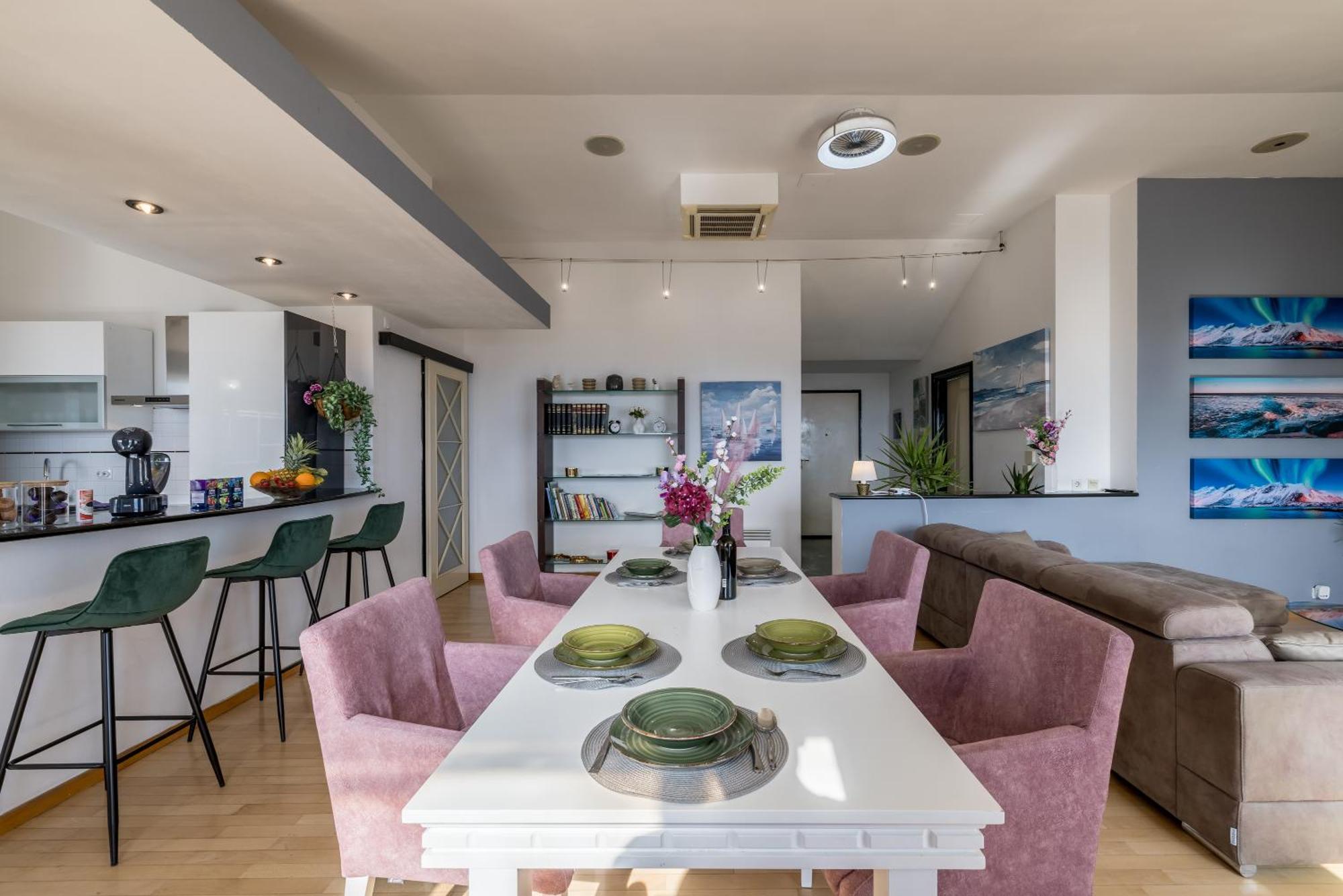 Urban Utopia Penthouse With Private Parking Split Exterior foto