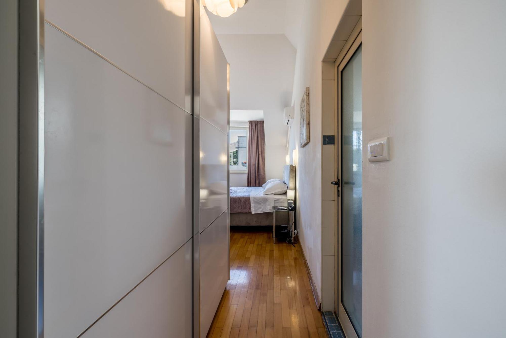 Urban Utopia Penthouse With Private Parking Split Exterior foto